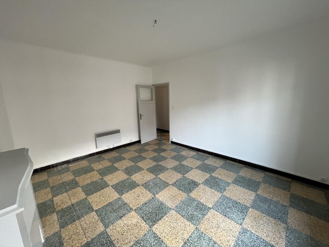 F3-1 RUE CITE DES CANNES