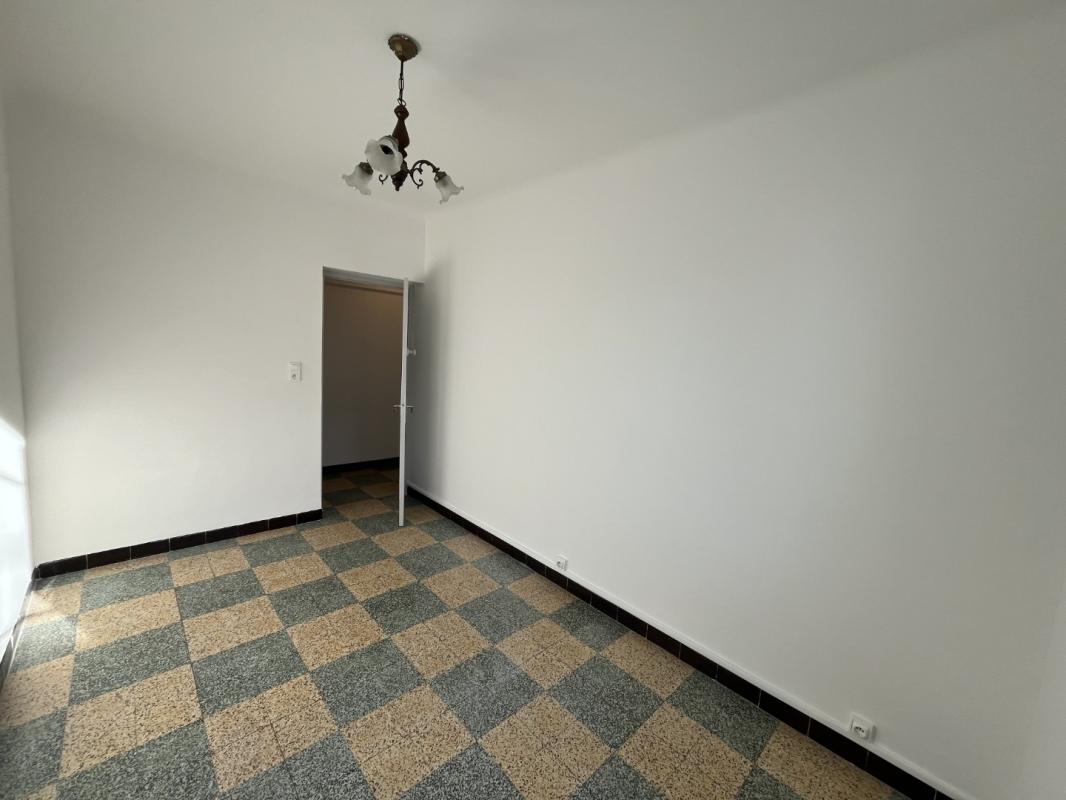 F3-1 RUE CITE DES CANNES