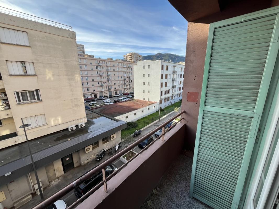 F3-1 RUE CITE DES CANNES