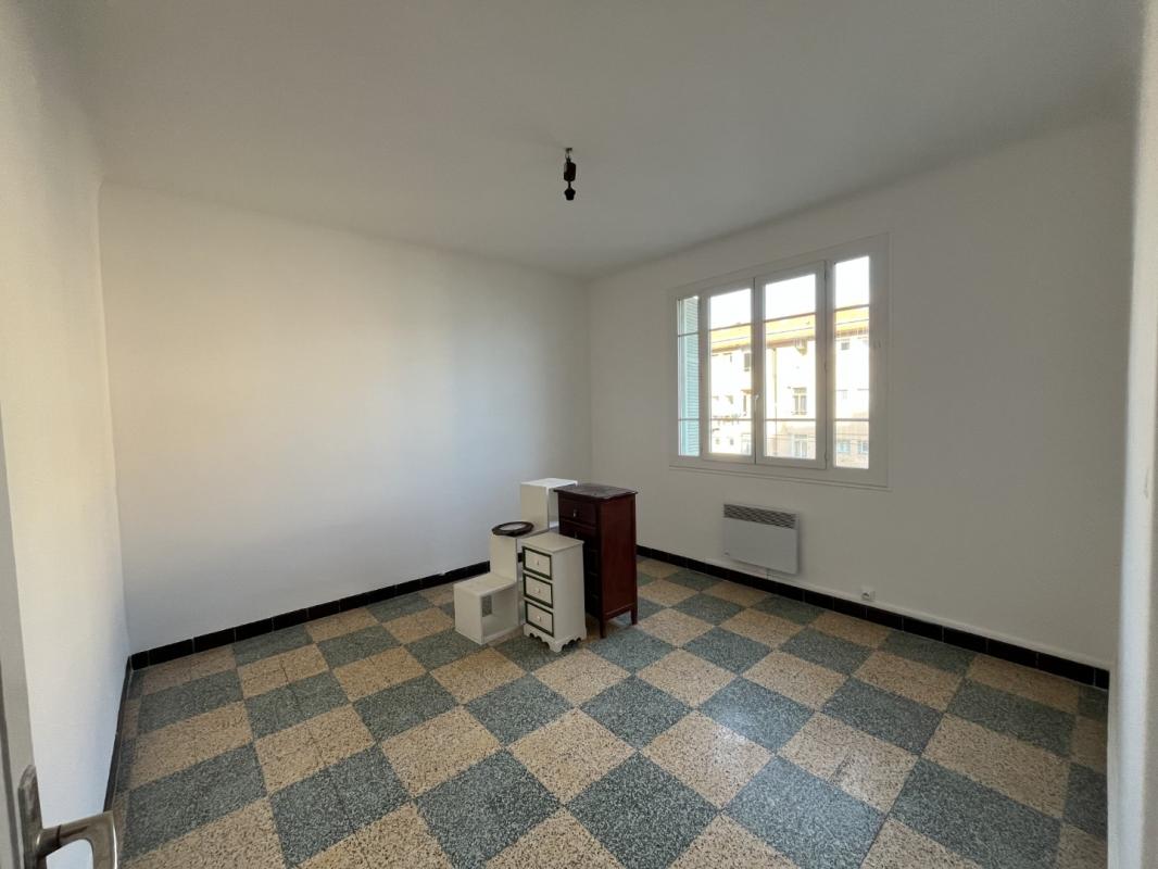 F3-1 RUE CITE DES CANNES