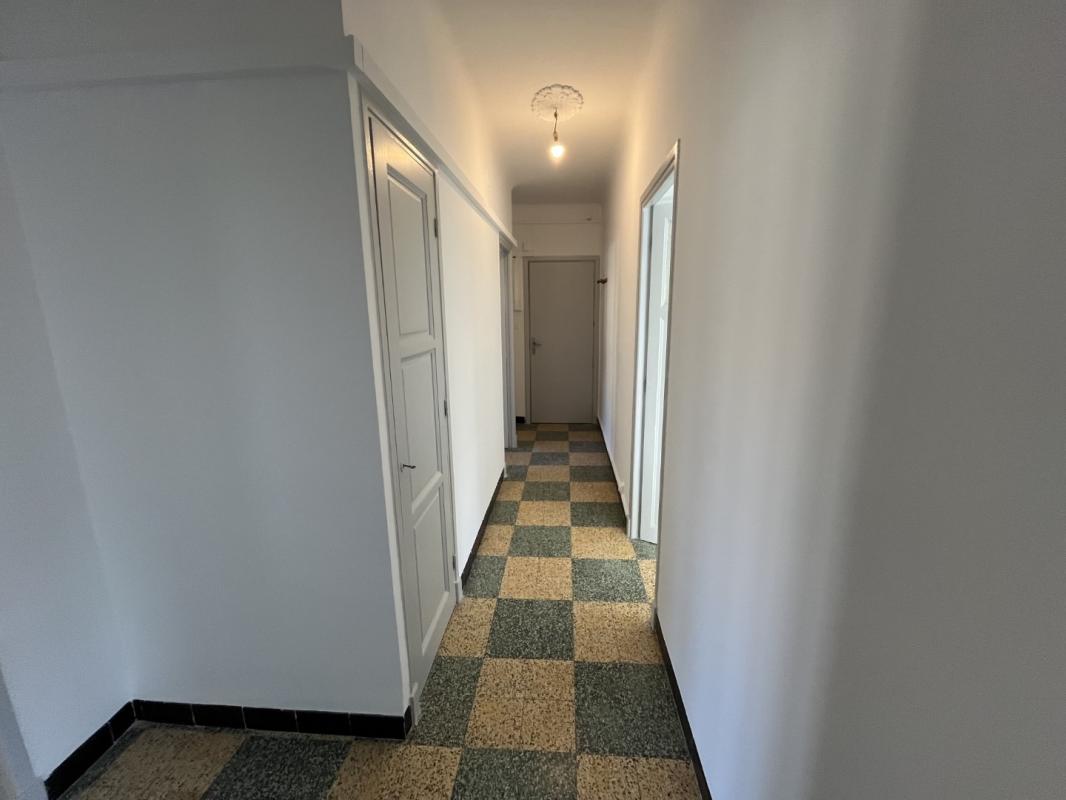 F3-1 RUE CITE DES CANNES