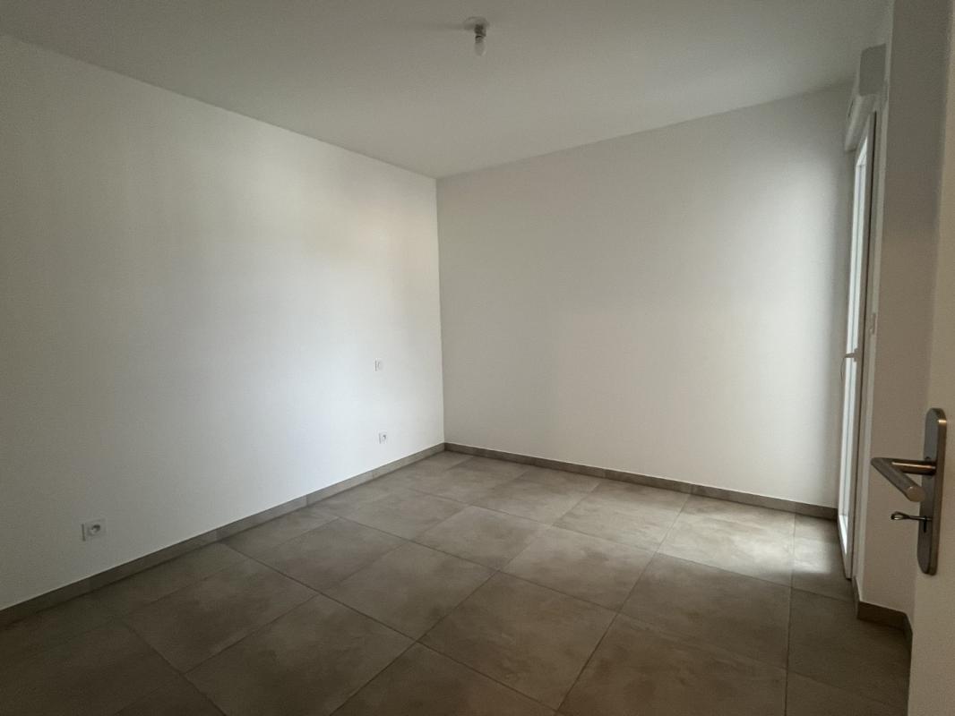 F4 TERRASSES DE BODICCIONE D2 BOULEVARD LOUIS CAMPI AJACCIO