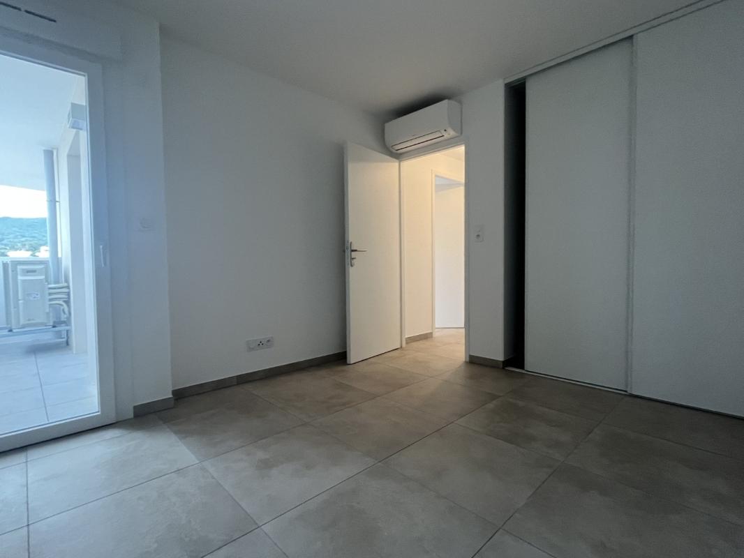 F4 TERRASSES DE BODICCIONE D2 BOULEVARD LOUIS CAMPI AJACCIO