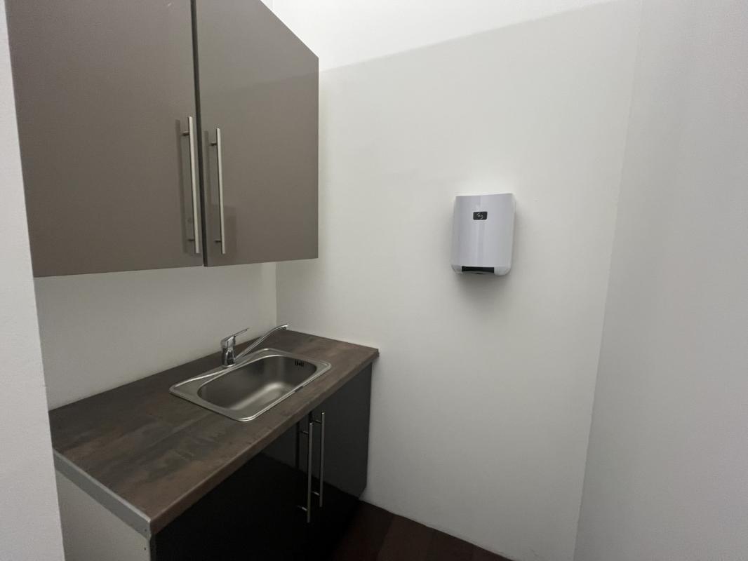 LOCAL COMMERCIAL POLE D'ACTIVITE  DU STILETTO AJACCIO