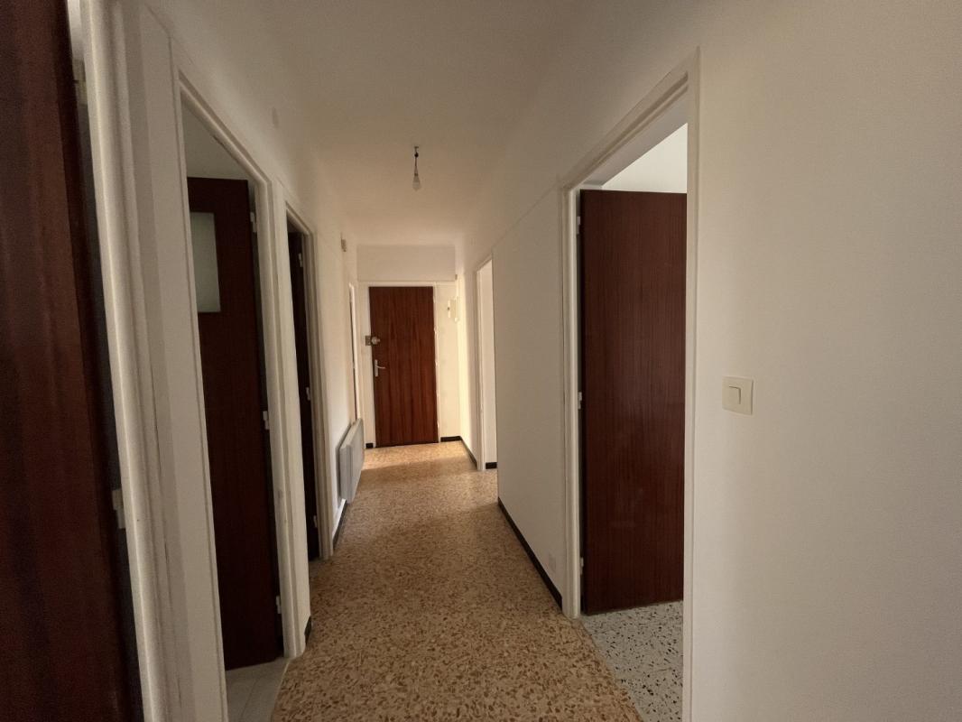 F3 IMMEUBLE POZZO DI BORGO QUARTIER LORETTO AJACCIO