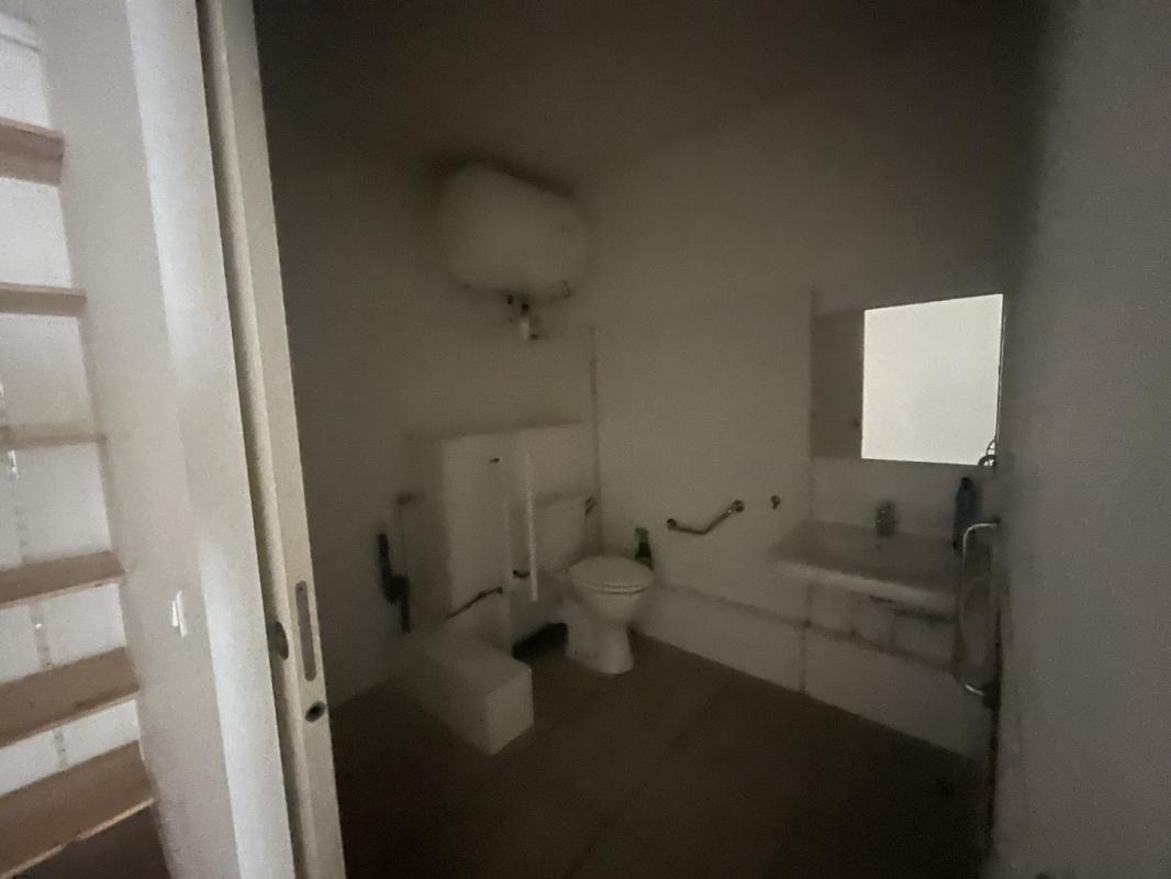 LOCAL PROFESSIONEL 8 BD MGLIOLI AJACCIO