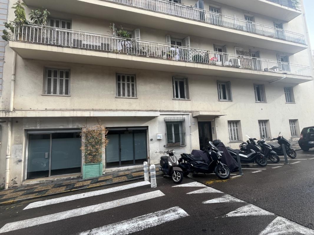 LOCAL PROFESSIONEL 8 BD MGLIOLI AJACCIO