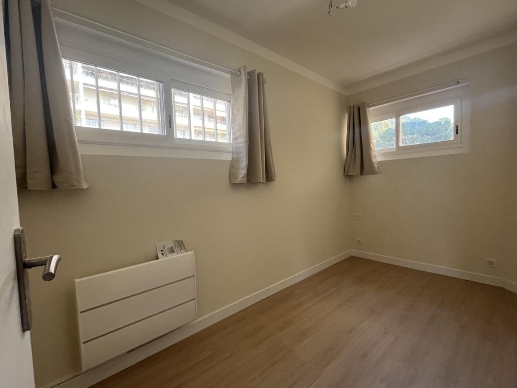 STUDIO IMMEUBLE LES OPONCES PARC BERTHAULT AJACCIO