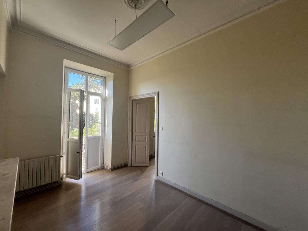 LOCAL PROFESSIONNEL 6 RUE SERGENT CASALONGA AJACCIO