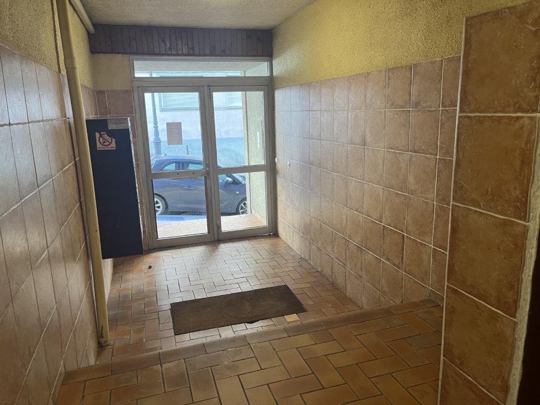 F2 MEUBLE LE STELLA 9 AVENUE BEVERINI AJACCIO