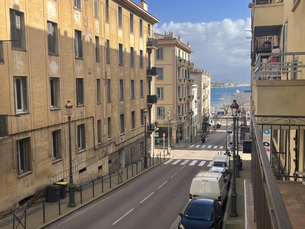 F2 MEUBLE LE STELLA 9 AVENUE BEVERINI AJACCIO