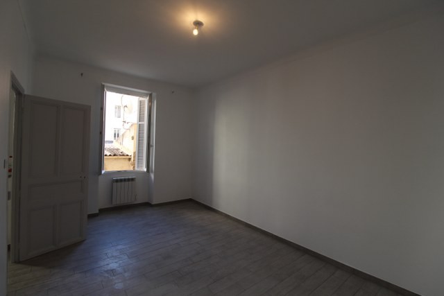 F2 10 BOULEVARD MAGLIOLI AJACCIO