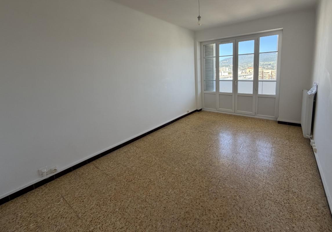 F3 22 RUE DEL PELLEGRINO MONTE CINTO AJACCIO