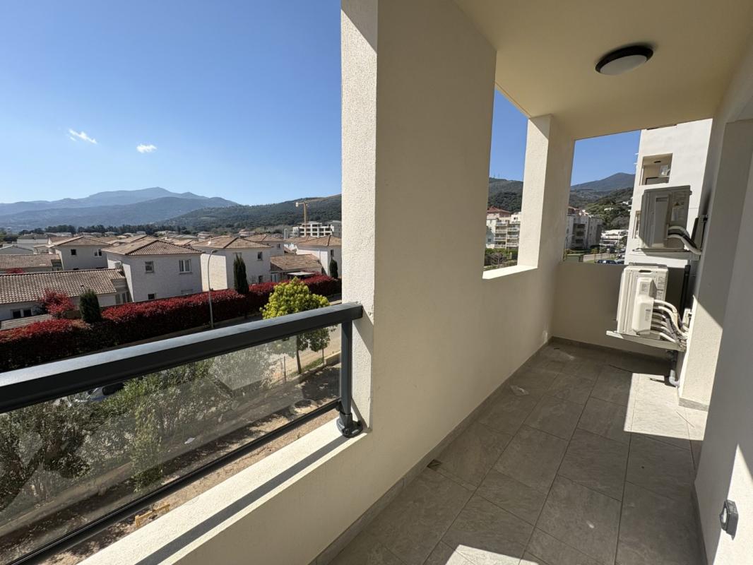 Appartement 3 pièces neuf avec terrasse