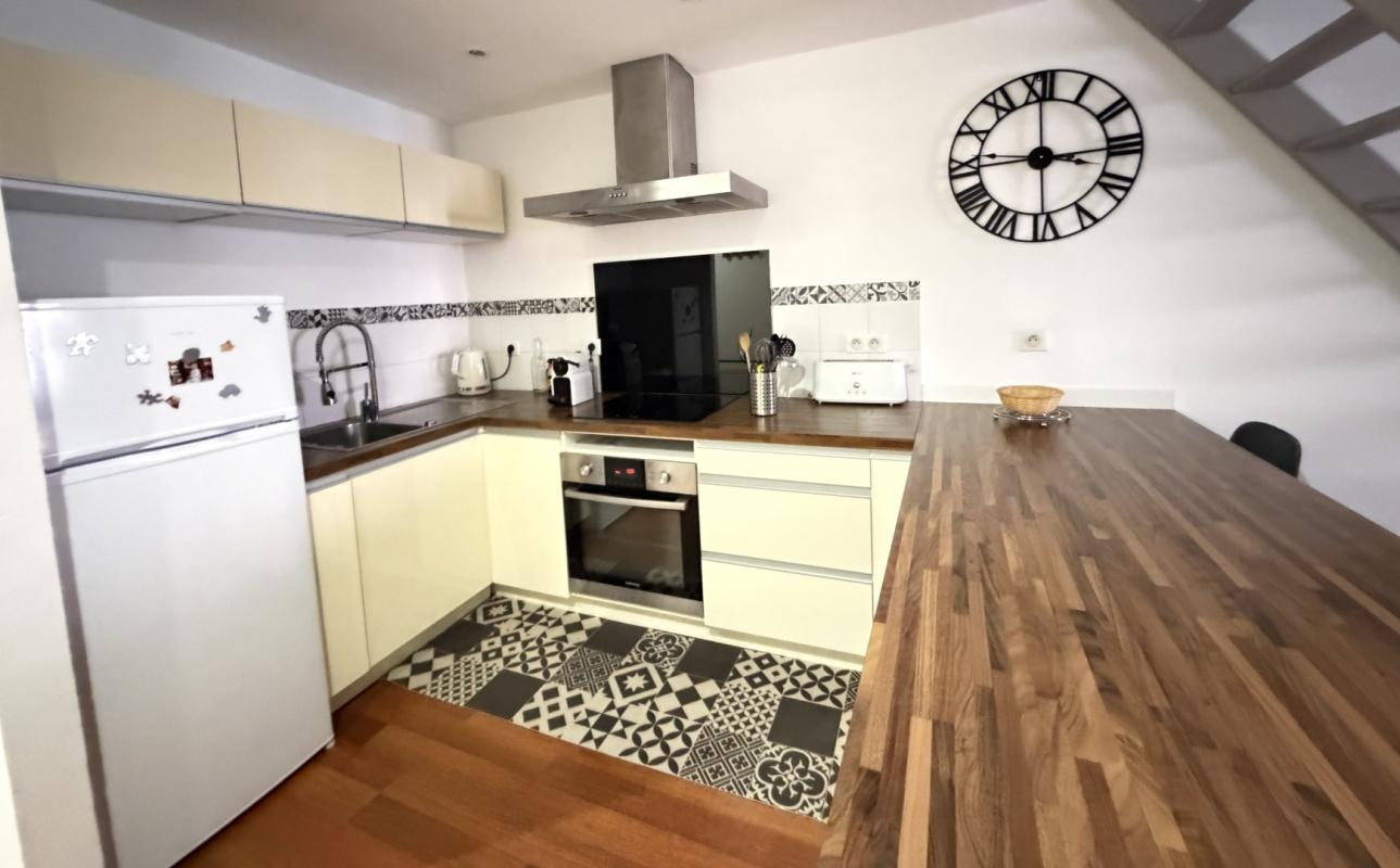 F2 MEUBLE 68 RUE FESCH AJACCIO