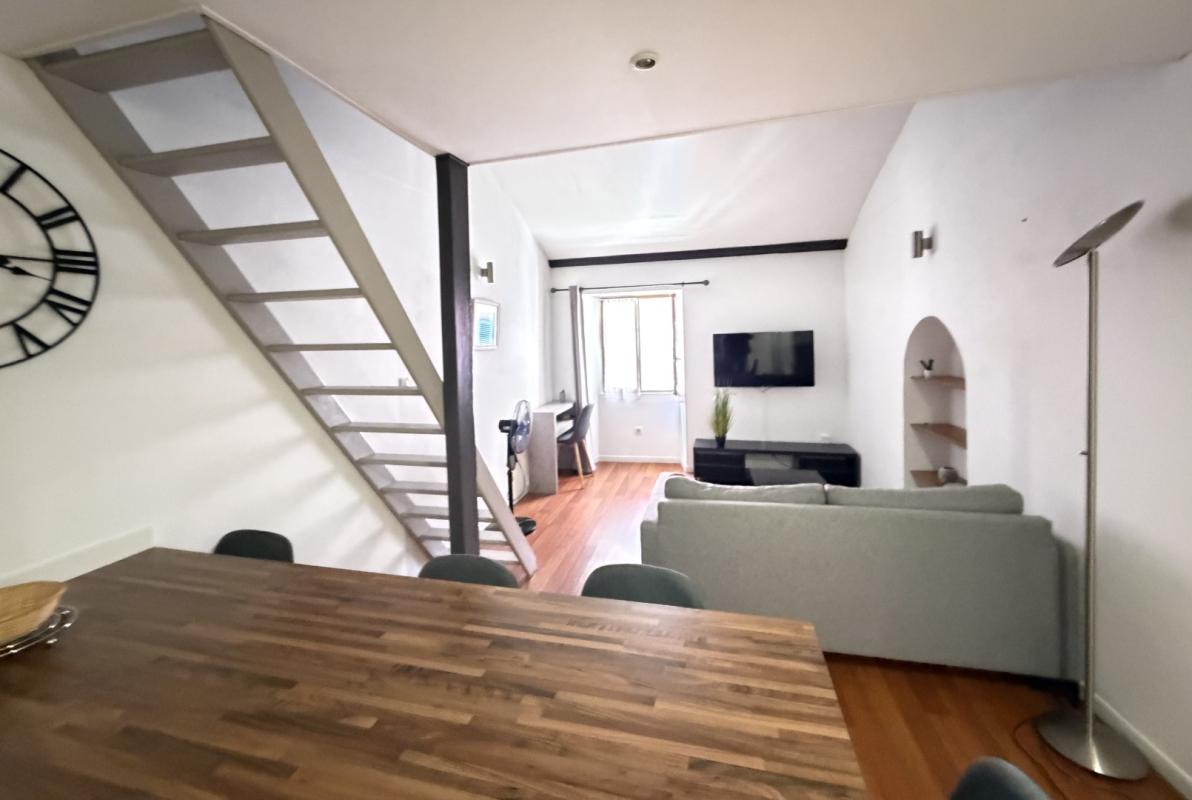 F2 MEUBLE 68 RUE FESCH AJACCIO