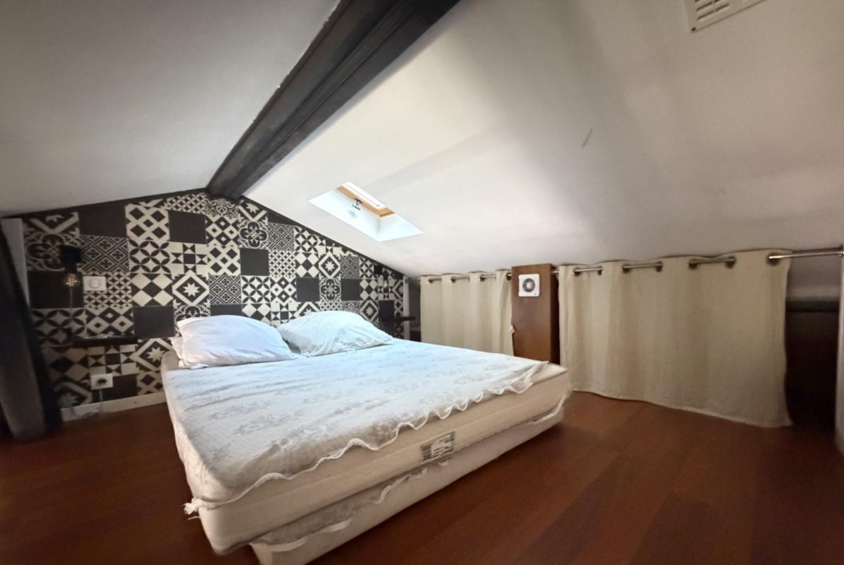 F2 MEUBLE 68 RUE FESCH AJACCIO