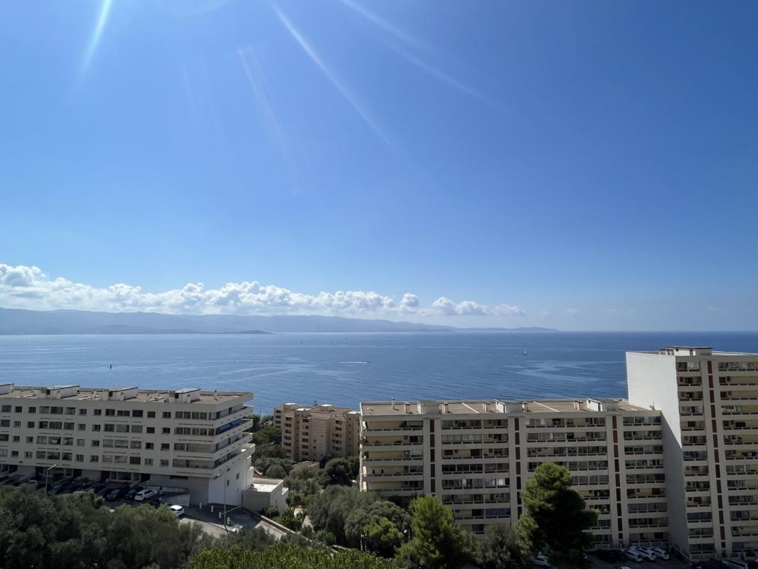 F2 IMMEUBLE HELIOS BT D RCE DES ILES AJACCIO