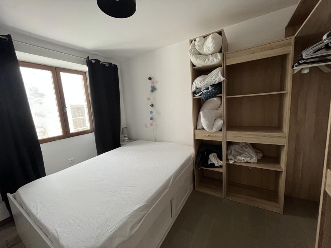 F2 MEUBLE 1 RUE DES BUCHERONS AJACCIO