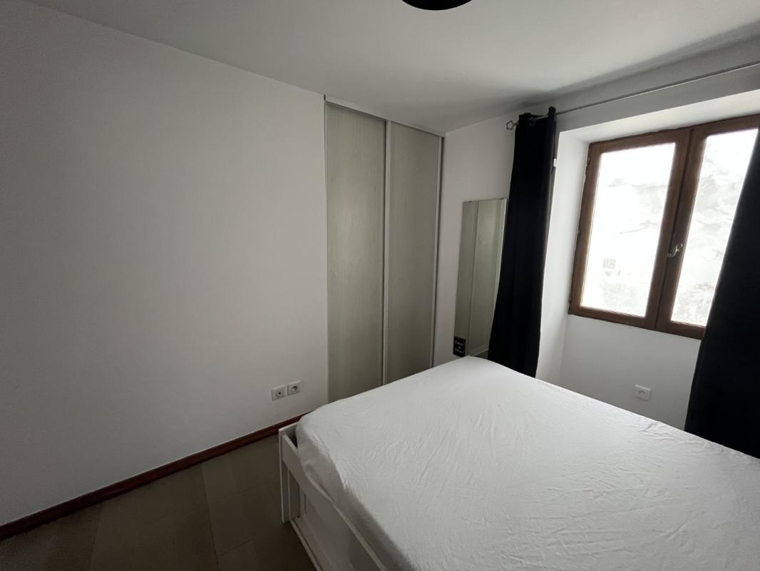 F2 MEUBLE 1 RUE DES BUCHERONS AJACCIO