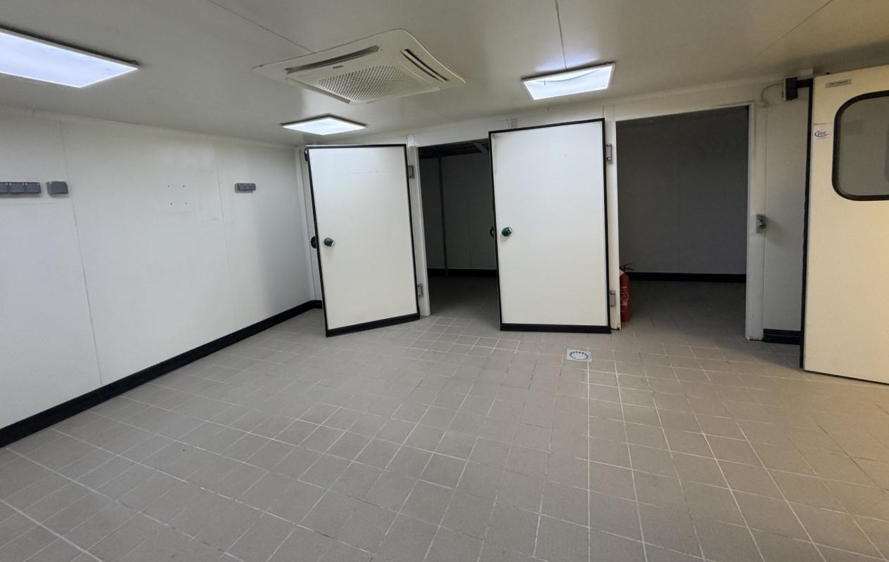 LOCAL COMMERCIAL RCE LES JARDINS DE BODICCIONE BT C  BD LOUIS CAMPI AJACCIO