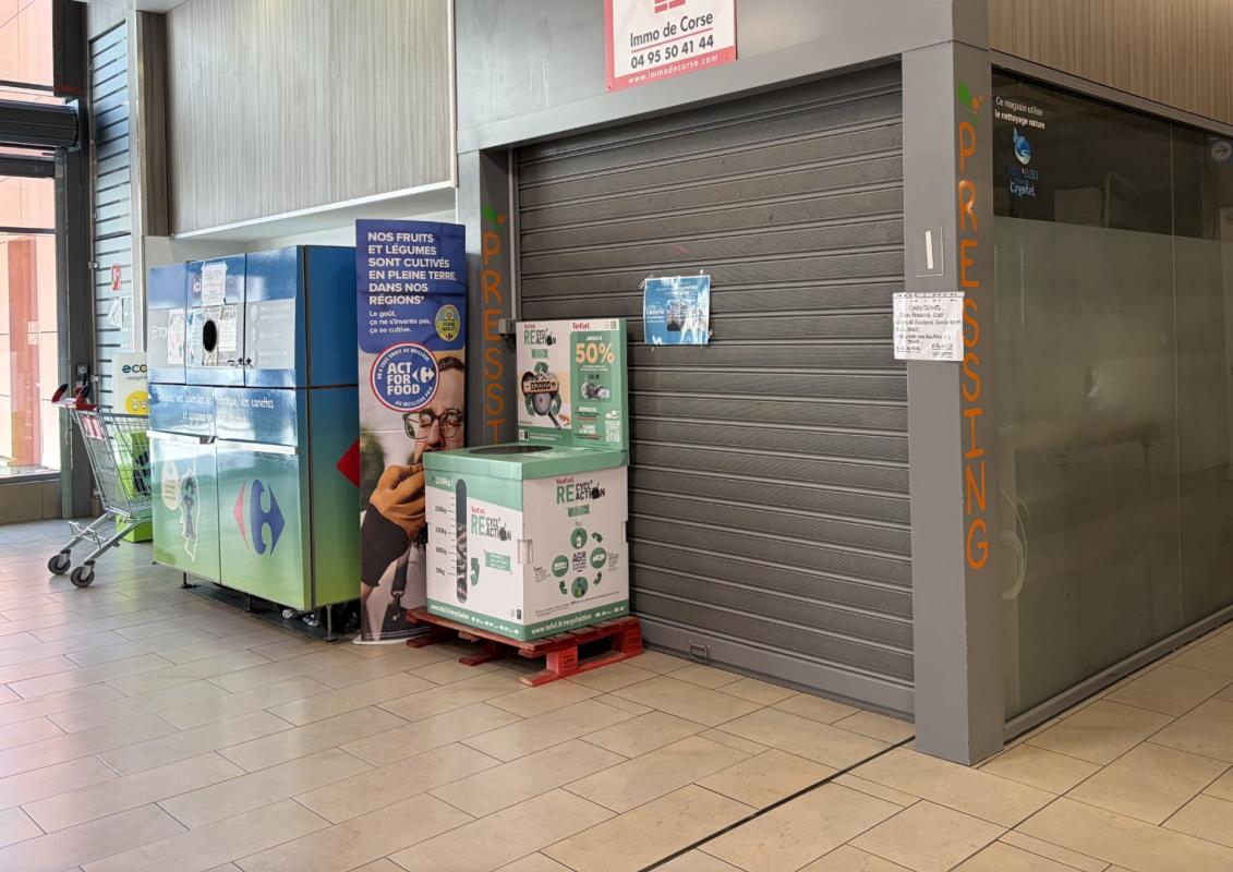 local commercial galerie carrefour ajaccio