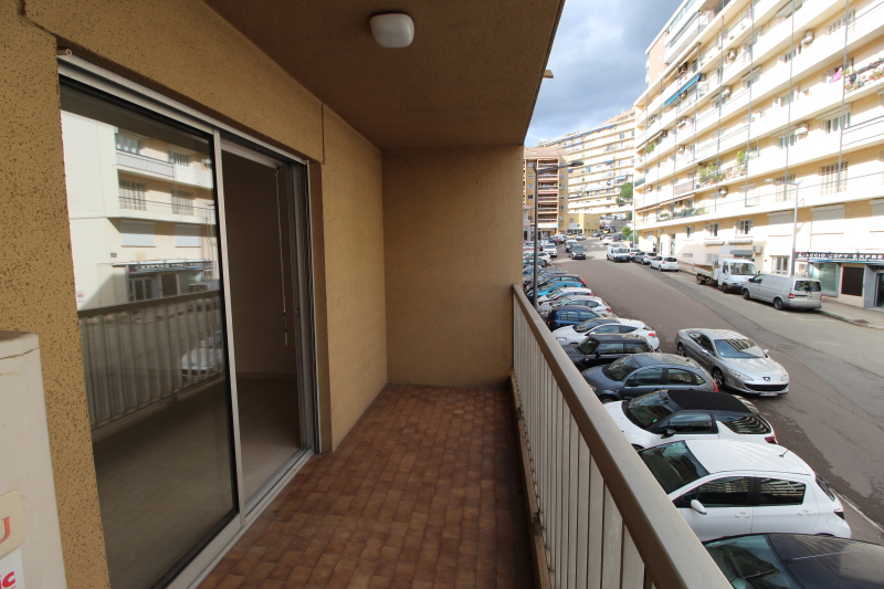 APPARTEMENT de 3 pièces à AJACCIO